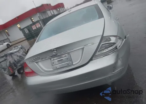 2009 Mercedes-Benz Cls 550 z USA, uszkodzony, nr VIN WDDDJ72XX9A141687